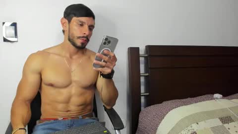 kevin_malone22 online show from 11/19/25, 01:49