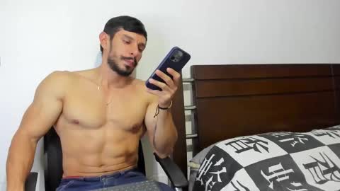 Snapshot of kevin_malone22 chatting on 03/25/26, 01:33 kevin_malone22 online show from 03/25/26, 01:33