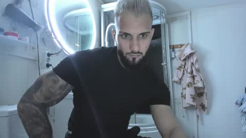 Snapshot of kevin_muscle1 chatting on 03/15/26, 05:19 Kevin online show from 03/15/26, 05:19