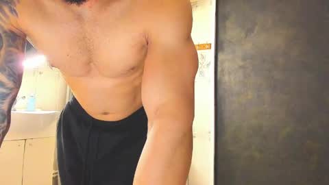 Snapshot of kevin_muscle1 chatting on 03/21/26, 06:22 Kevin online show from 03/21/26, 06:22