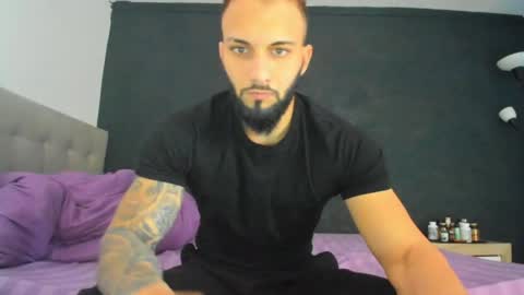 Snapshot of kevin_muscle1 chatting on 04/08/26, 08:47 Kevin online show from 04/08/26, 08:47