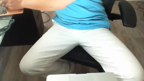 Snapshot of kevinkunze chatting on 01/26/25, 04:41 KevinKunze online show from 01/26/25, 04:41