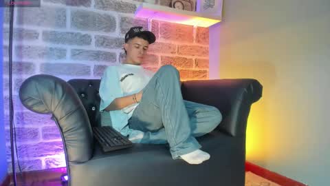 Sexy  Hot Kevin online show from 10/30/25, 10:10