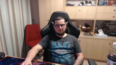 Snapshot of kevinnlovely chatting on 10/30/25, 09:59 Kevinn online show from 10/30/25, 09:59