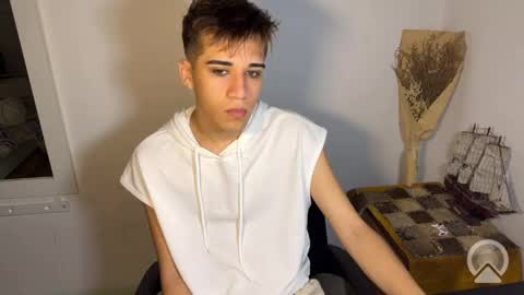 Snapshot of kevinonly43 chatting on 04/16/26, 11:33 kevonly online show from 04/16/26, 11:33