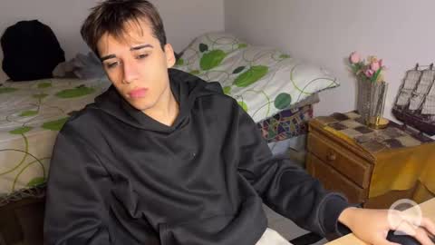 Snapshot of kevinonly43 chatting on 05/15/26, 06:37 kevonly online show from 05/15/26, 06:37