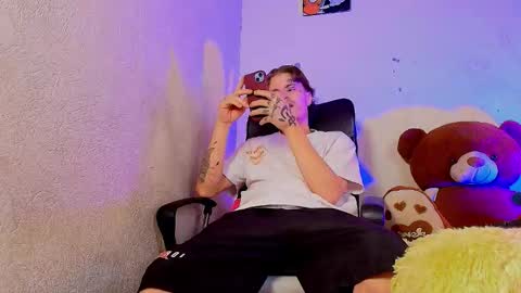 kevinperlas_ online show from 02/21/26, 07:26