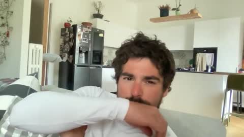 Snapshot of kevinpillobello chatting on 04/12/26, 03:06 kevinpillobello online show from 04/12/26, 03:06