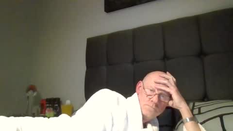 kevlooking4sez online show from 01/24/25, 12:42