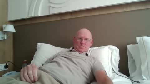 kevlooking4sez online show from 10/15/25, 03:56