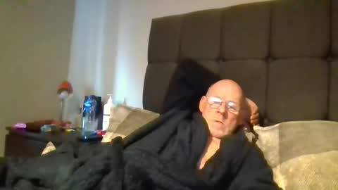 kevlooking4sez online show from 10/24/25, 11:50