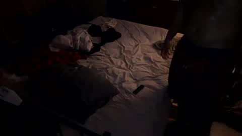 Snapshot of keybump323 chatting on 12/21/24, 02:09 Keybump online show from 12/21/24, 02:09