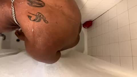 Snapshot of keybump323 chatting on 01/12/25, 09:40 Keybump online show from 01/12/25, 09:40