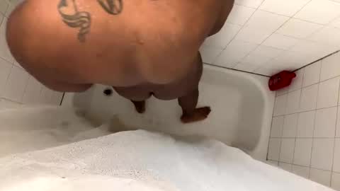 Snapshot of keybump323 chatting on 01/29/25, 05:56 Keybump online show from 01/29/25, 05:56