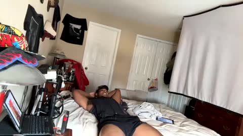 Snapshot of keybump323 chatting on 02/10/25, 03:53 Keybump online show from 02/10/25, 03:53