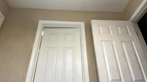 Snapshot of keybump323 chatting on 09/26/25, 02:43 Keybump online show from 09/26/25, 02:43