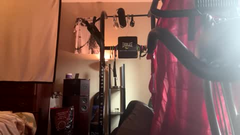 Snapshot of keybump323 chatting on 10/07/25, 03:09 Keybump online show from 10/07/25, 03:09