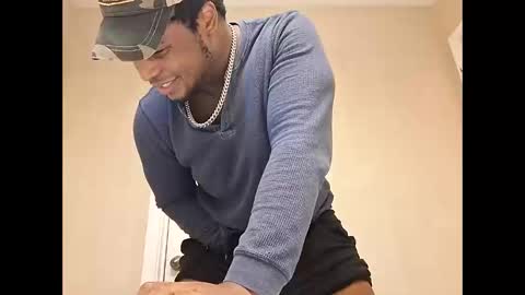 Snapshot of keybump323 chatting on 10/16/25, 02:18 Keybump online show from 10/16/25, 02:18