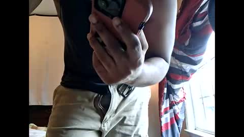 Snapshot of keybump323 chatting on 10/29/25, 02:41 Keybump online show from 10/29/25, 02:41