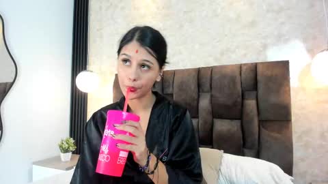 Snapshot of keyla__ross chatting on 03/08/25, 02:45 keyla ross online show from 03/08/25, 02:45