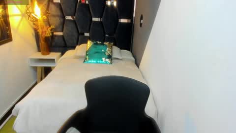 Snapshot of keyla_brunette_ chatting on 04/04/26, 11:40 KEYLA BRUNETTE online show from 04/04/26, 11:40