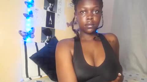 Snapshot of keylaa4 chatting on 12/29/24, 09:50 keyla online show from 12/29/24, 09:50