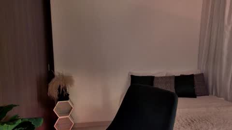 Keyla online show from 12/20/24, 12:52