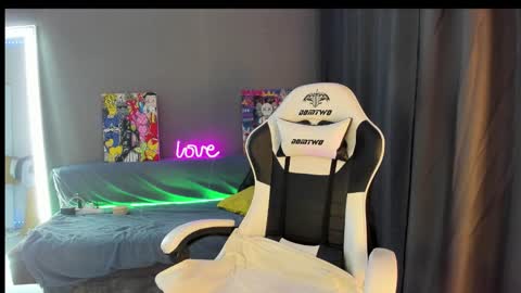 Keyli online show from 11/12/25, 08:37