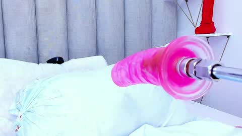 Snapshot of keyllaa_ chatting on 12/14/24, 11:12 Keylla online show from 12/14/24, 11:12