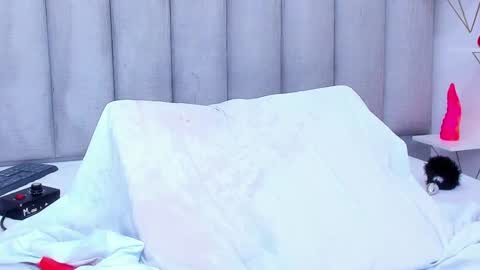 Snapshot of keyllaa_ chatting on 01/14/25, 12:33 Keylla online show from 01/14/25, 12:33