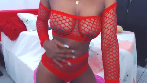 Snapshot of keyra_dainty chatting on 02/16/25, 10:21 Sandy Saenz online show from 02/16/25, 10:21