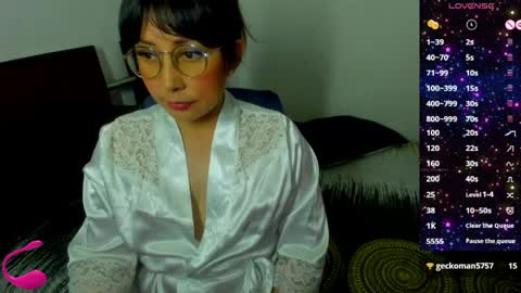 Snapshot of keyt_foxxx chatting on 04/05/26, 11:57 Danna Sofia online show from 04/05/26, 11:57