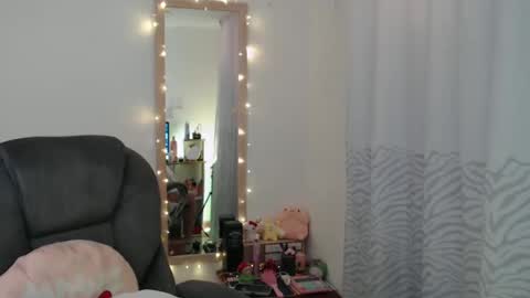 Snapshot of khal_girl chatting on 02/03/25, 02:45 Liss online show from 02/03/25, 02:45