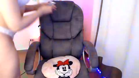 Snapshot of khal_girl chatting on 11/12/25, 04:24 Liss online show from 11/12/25, 04:24