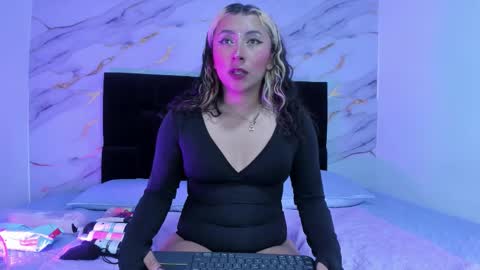 khaleesi_j online show from 11/05/25, 04:01