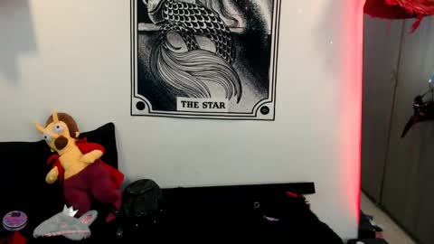 Snapshot of khaleesy13 chatting on 02/26/25, 06:37 khaleesy online show from 02/26/25, 06:37