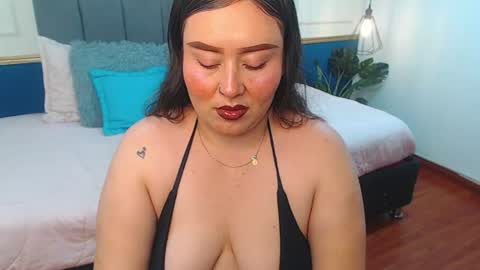 Snapshot of khalia_ chatting on 07/18/26, 07:50 K H A I L A online show from 07/18/26, 07:50