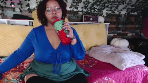 Snapshot of khayaparker chatting on 01/03/25, 01:36 Khaya online show from 01/03/25, 01:36