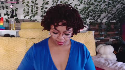 Snapshot of khayaparker chatting on 01/19/25, 04:14 Khaya online show from 01/19/25, 04:14