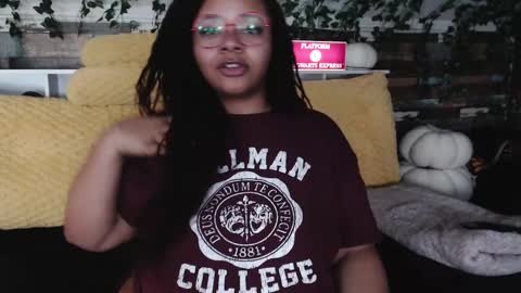 Snapshot of khayaparker chatting on 02/12/25, 10:48 Khaya online show from 02/12/25, 10:48