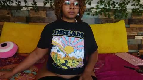 Snapshot of khayaparker chatting on 09/14/25, 11:42 Khaya online show from 09/14/25, 11:42