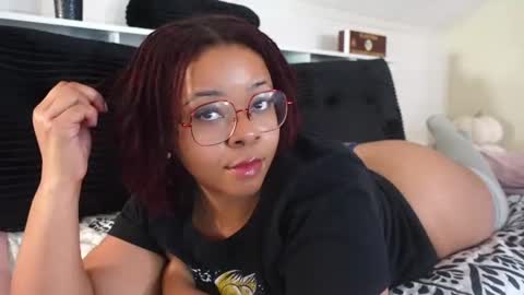 Snapshot of khayaparker chatting on 11/10/25, 07:46 Khaya online show from 11/10/25, 07:46