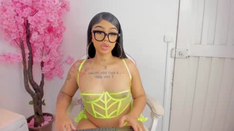 Khelany Isyy  online show from 02/24/25, 09:09