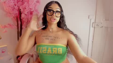 Khelany Isyy  online show from 03/05/25, 09:04