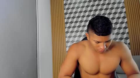 khen_west1 online show from 03/05/25, 11:49