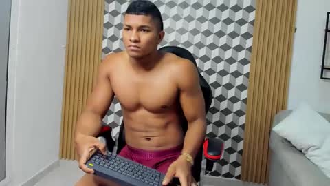 khen_west1 online show from 03/11/25, 10:20