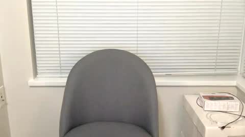 Snapshot of khin_kali chatting on 11/16/25, 04:40 khin online show from 11/16/25, 04:40