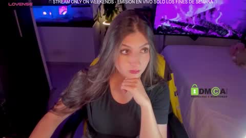 Khi.  online show from 12/17/25, 05:57