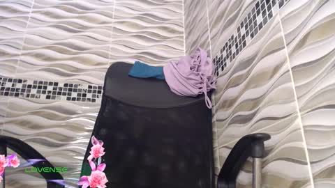 khloe33 online show from 02/18/26, 10:06