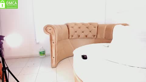 Khloe online show from 01/22/25, 10:40